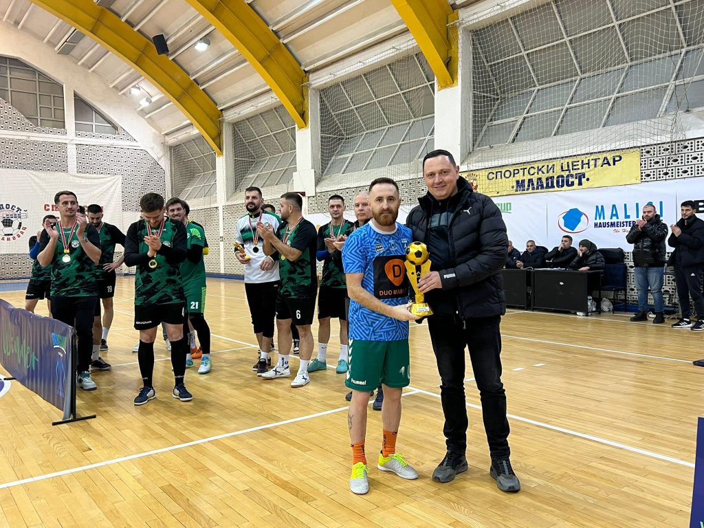 Pobedniku BU CUP-a pehar uručio predsednik opštine Pajaziti