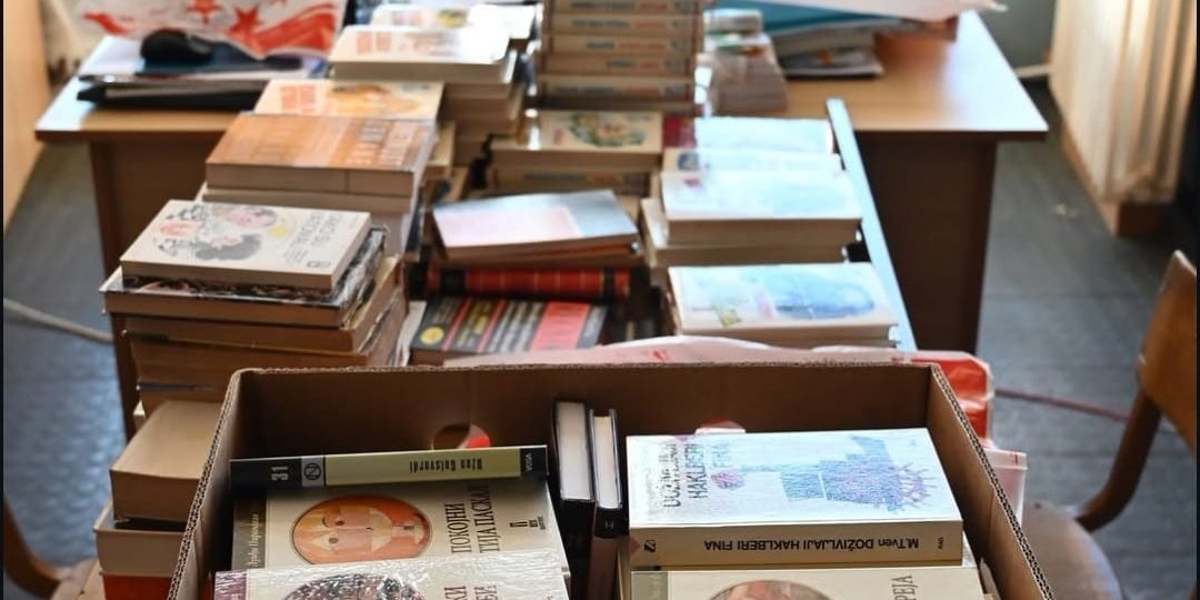 Zvezda donirala knjige školi u Kleniku