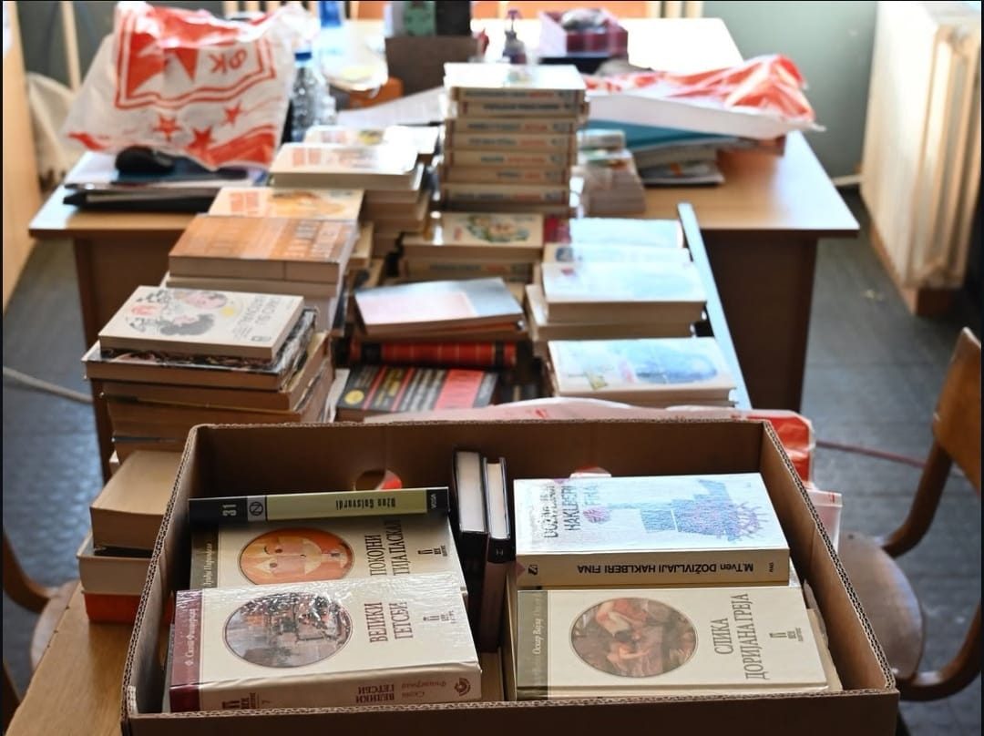 Zvezda donirala knjige školi u Kleniku