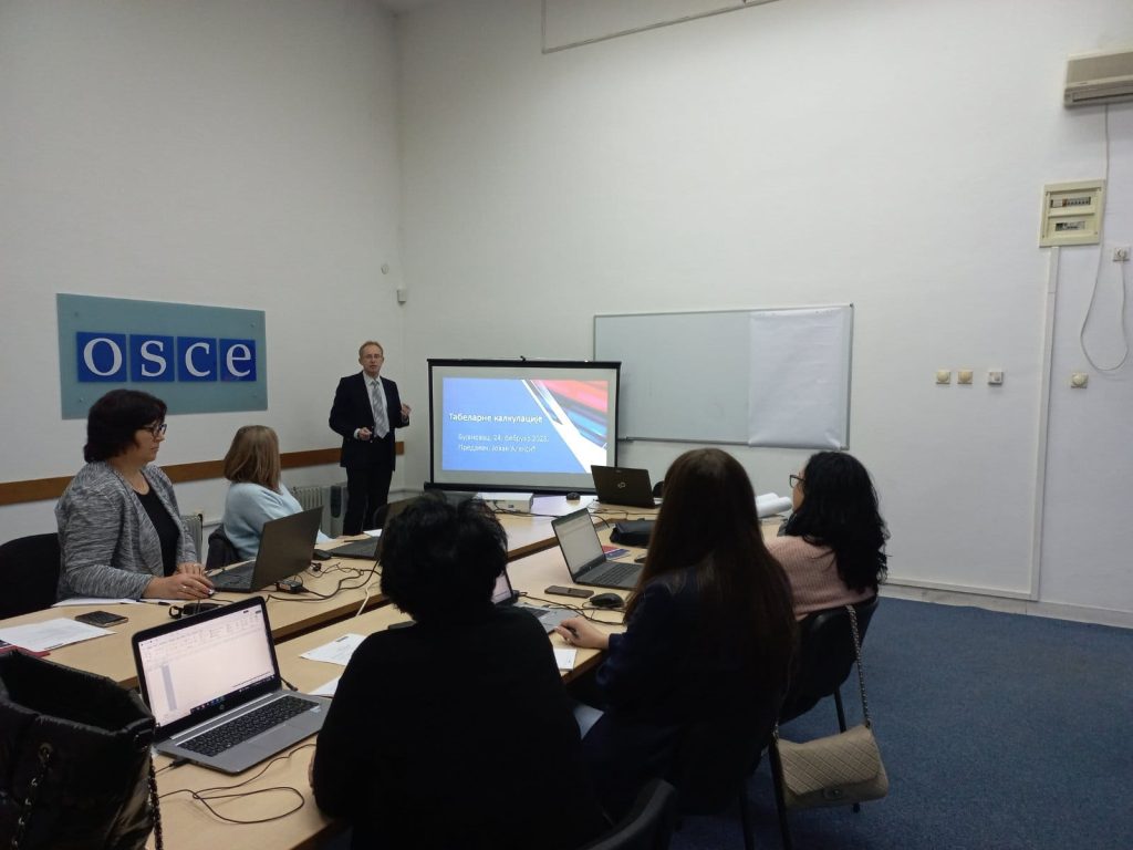 Službenice Opštine na obuci