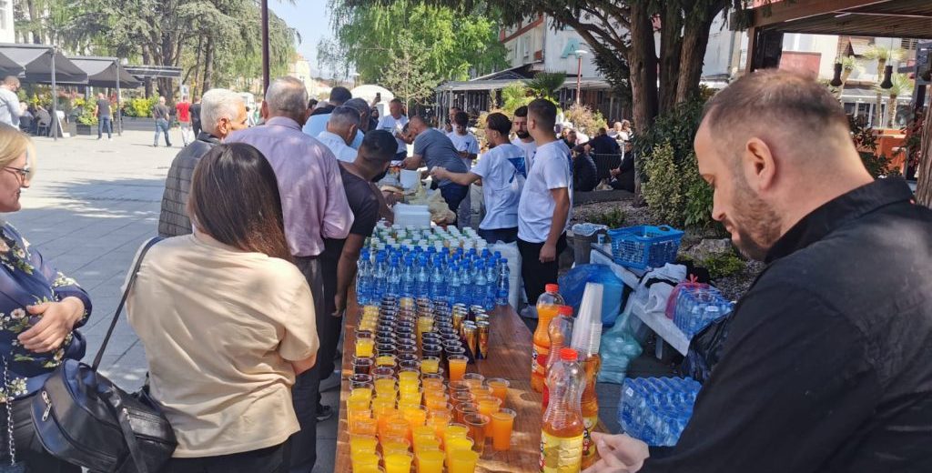 Amaneti sprema Bajramsku sofru