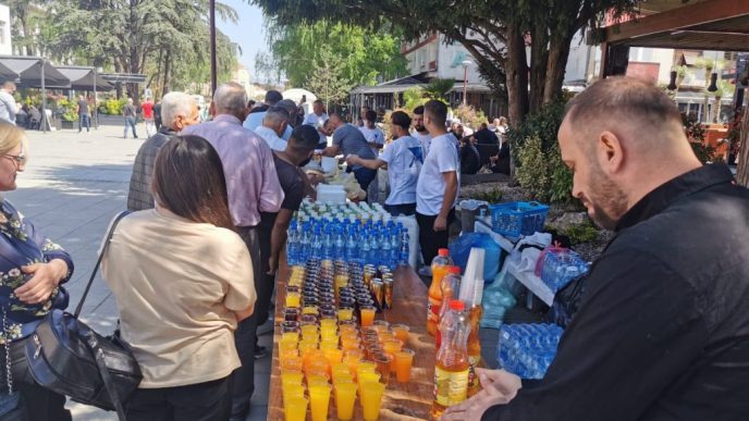 Amaneti sprema Bajramsku sofru