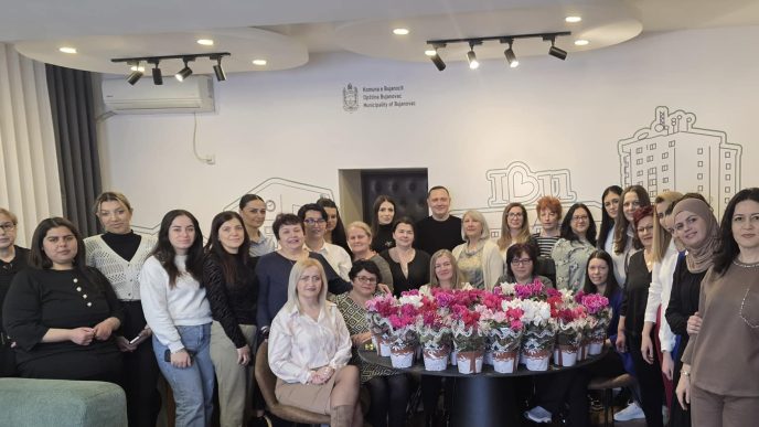 Predsednik čestitao Osmi mart radnicama