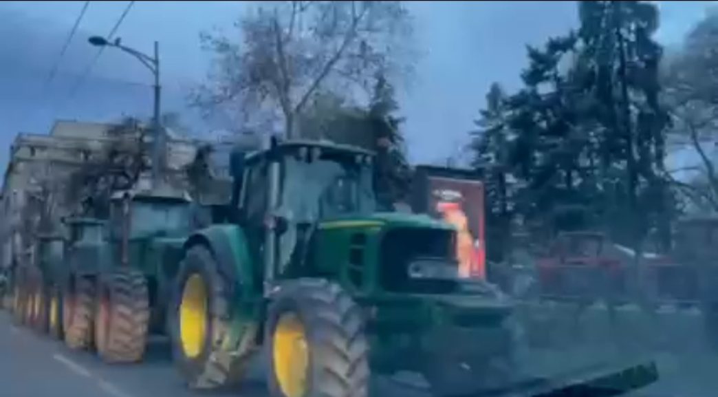 Traktori oko Pionirskog parka