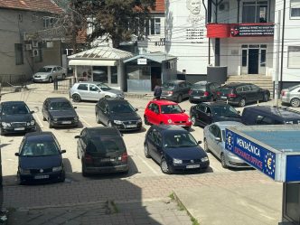 Građani: Da se zavede red u parkiranju