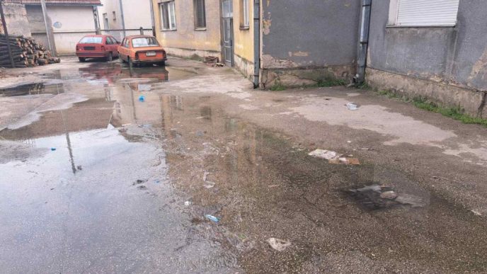 Kanalizacija se izliva i dalje