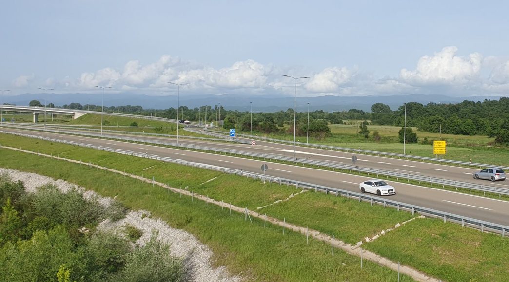 Vozači oprez, radovi na putu!