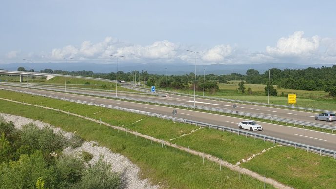 Vozači oprez, radovi na putu!