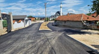 Asfaltiranje u Trnovcu (foto arhiva)