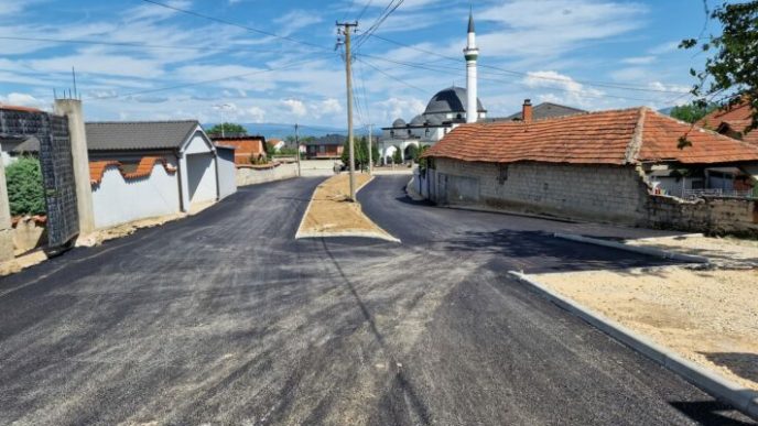 Asfaltiranje u Trnovcu (foto arhiva)