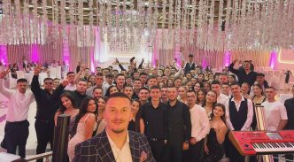 Maturanti Srednje škole "Sezai Suroi"