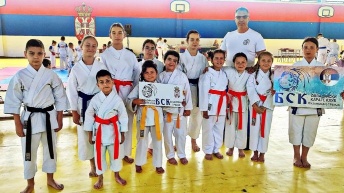 Bujanovački karatisti