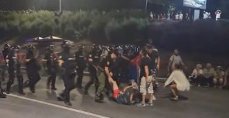 Žandarmerija razbija blokadu u Užicu (foto screenshot N1)