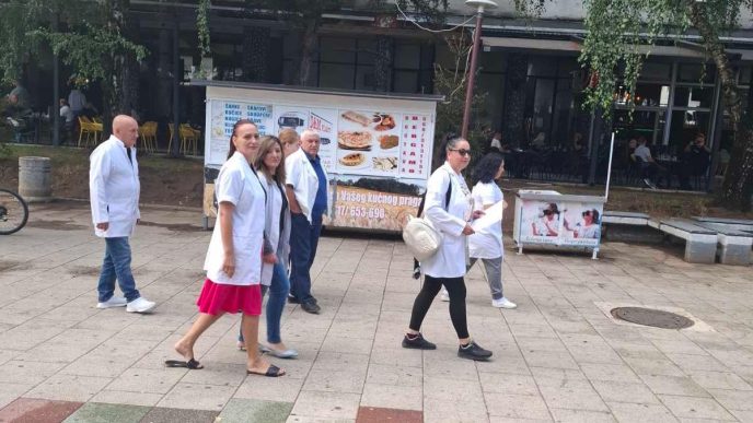 Radnici Apoteke od Opštine traže rešenje