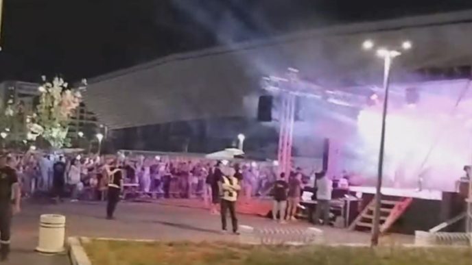 Evakuisana sa koncerta (foto screenshot N1)