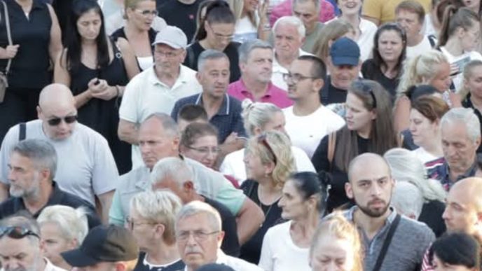 Kontraprotest naprednjaka (foto Vranje news)