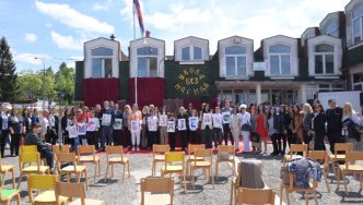 Novčana pomoć i za surduličke osnovce (foto Opština Surdulica)