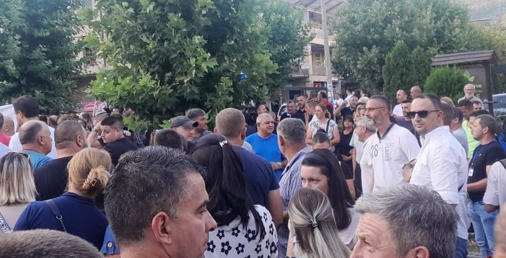 Kontraprotest u Vranju (foto FB)