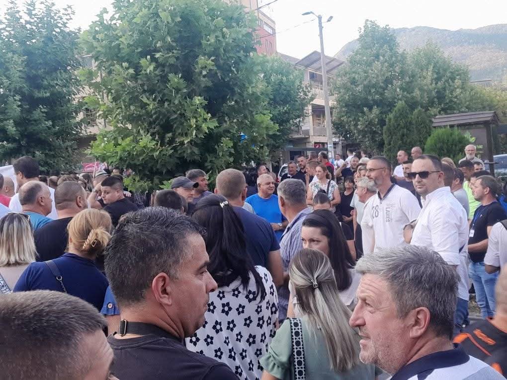 Kontraprotest u Vranju (foto FB)