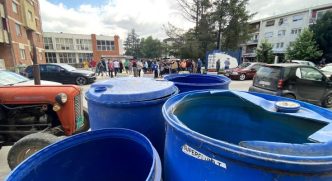 Foto arhiva: Protest ispred Opštine zbog nestašica vode