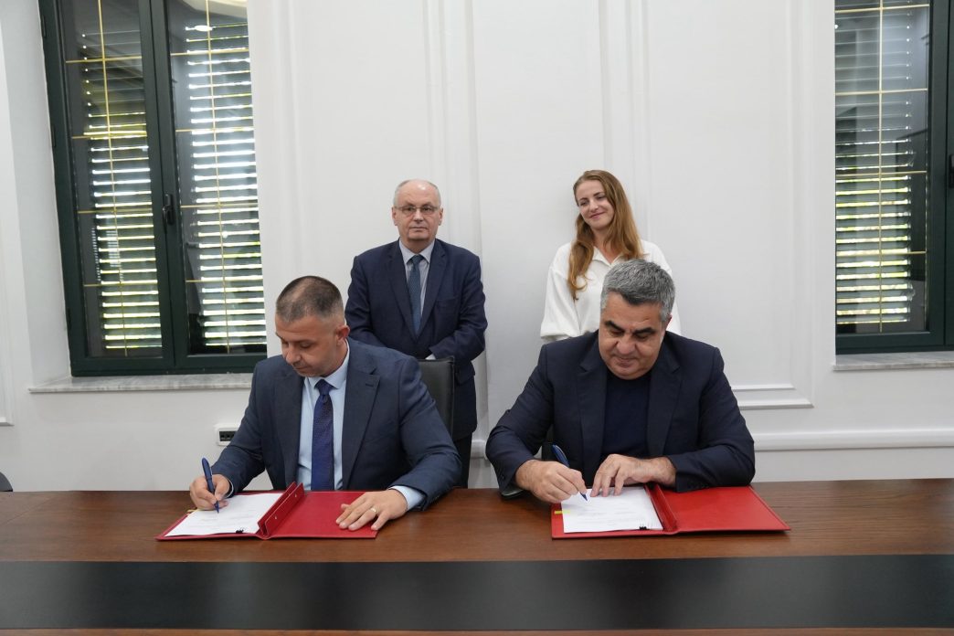 Redžepi i albanski ministar potpisali memorandum