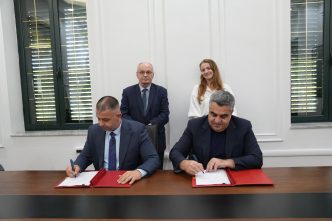 Redžepi i albanski ministar potpisali memorandum