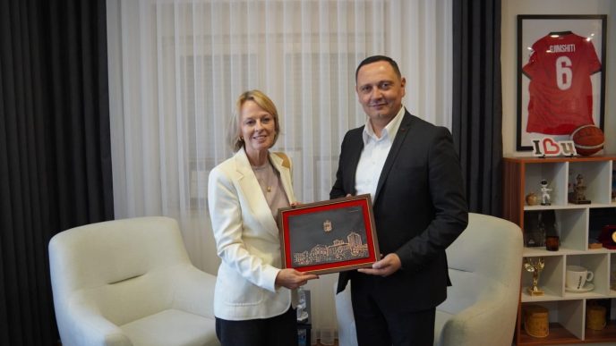 Pajaziti i ambasadorka Švedske