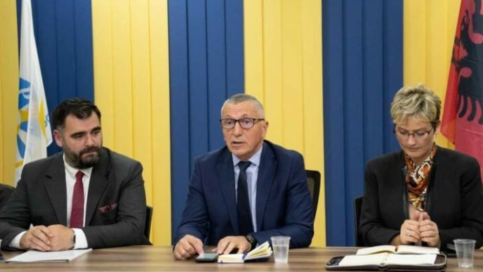 Mustafi, Kamberi, Sinani