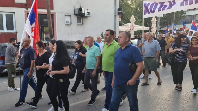 Šef bujanovačkih naprednjaka Mitrović u šetnji protiv blokada